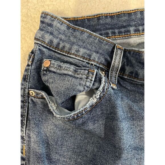 DENIZEN Levi's Women's High Rise Cut-Off Denim Shorts W30 Blue Distressed - Picture 3 of 11